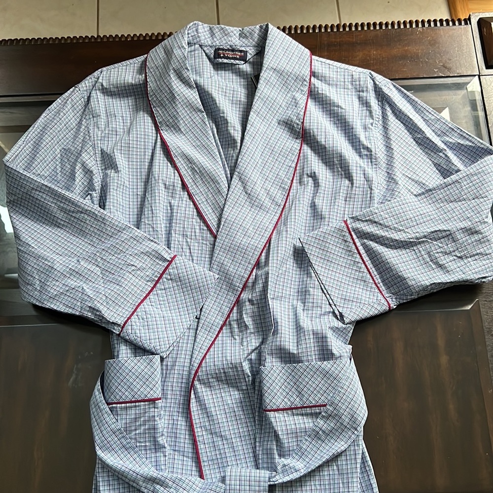 Roundtree & Yorke Striped Woven Robe - Picture 7 of 9